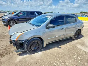 Nissan Sentra 2.0L 4 2012