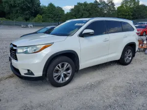Toyota Highlander 3.5L 6 2015