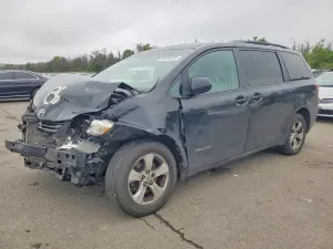 Toyota Sienna 3.5L 6 2017