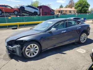 Tesla Model S 2015