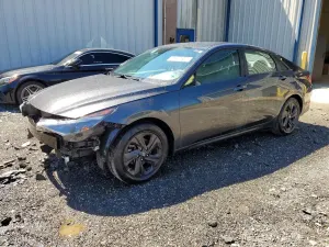 Hyundai Elantra 2.0L 4 2023