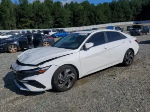 Hyundai Elantra 2.0L 4 2024