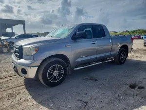 Toyota Tundra 5.7L 8 2013