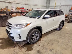 Toyota Highlander 3.5L 6 2017