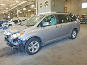 Toyota Sienna 3.5L 6 2013
