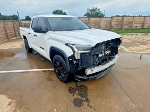 Toyota Tundra 3.4L 6 2023