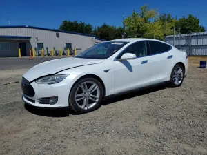 Tesla Model S 2015