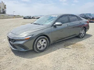 Hyundai Elantra 2.0L 4 2024