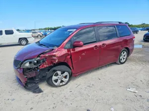 Toyota Sienna 3.5L 6 2014