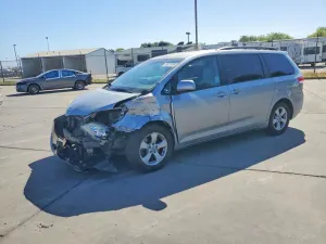Toyota Sienna 3.5L 6 2011
