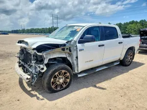 Toyota Tundra 5.7L 8 2014