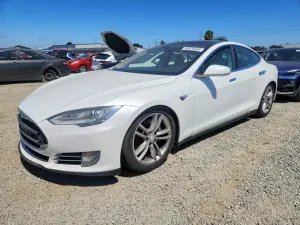 Tesla Model S 2013
