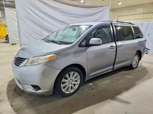 Toyota Sienna 3.5L 6 2011