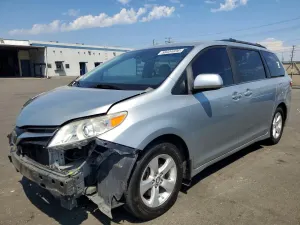 Toyota Sienna 3.5L 6 2019