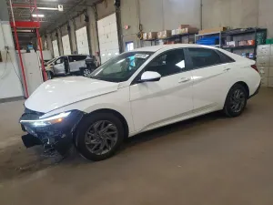 Hyundai Elantra 2.0L 4 2024