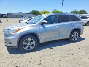 Toyota Highlander 3.5L 6 2015