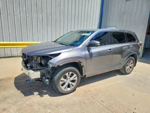 Toyota Highlander 3.5L 6 2015