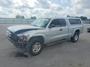 Dodge Dakota 4.7L 8 2002