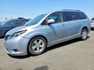 Toyota Sienna 3.5L 6 2014