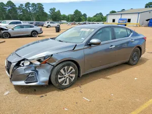 Nissan Altima 2.5L 4 2019