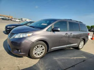 Toyota Sienna 3.5L 6 2017