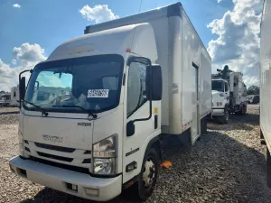 Isuzu NPR 6.6L 8 2022