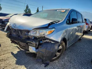 Toyota Sienna 3.5L 6 2013