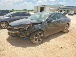 Hyundai Elantra 2.0L 4 2022
