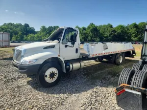 International DuraStar / 4000 6.7L 6 2019
