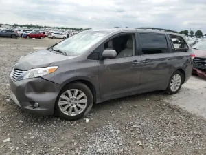 Toyota Sienna XLE 3.5L 6 2011