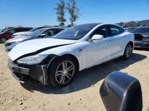 Tesla Model S 2013