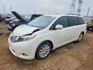 Toyota Sienna 3.5L 6 2015