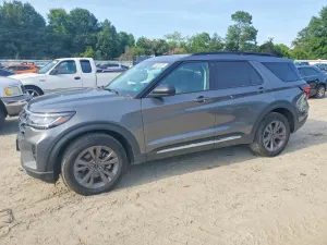Ford Explorer 2.3L 4 2025