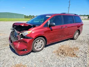 Toyota Sienna 3.5L 6 2015