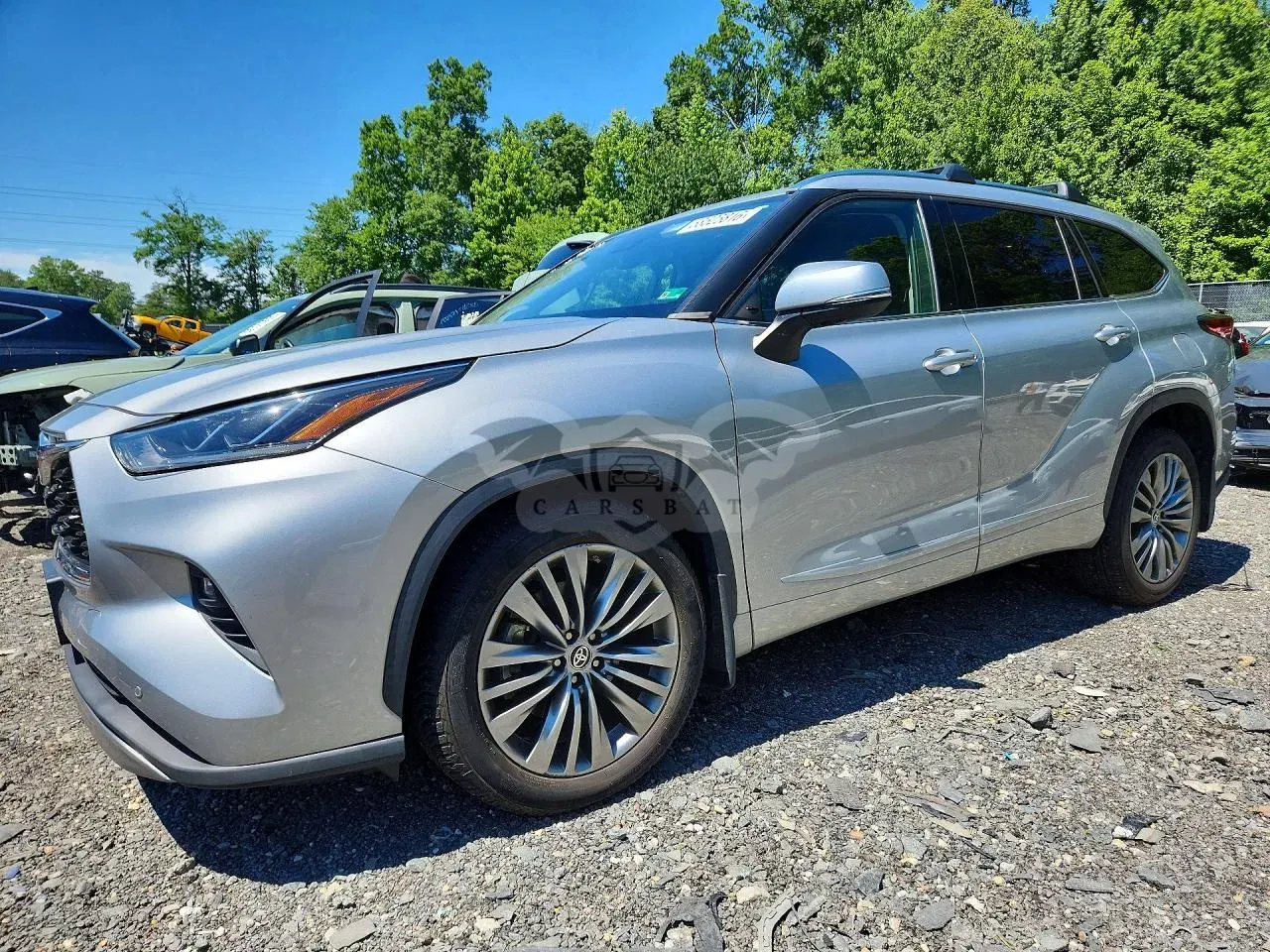 Toyota Highlander 3.5L 6 2021