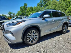 Toyota Highlander 3.5L 6 2021
