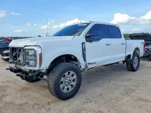 Ford F-250 6.7L 8 2025