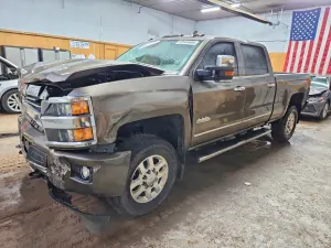 Chevrolet Silverado 1500 6.6L 8 2015