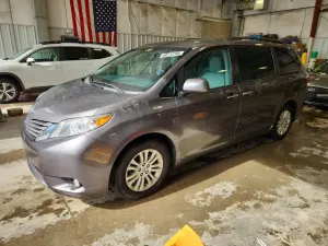 Toyota Sienna 3.5L 6 2017
