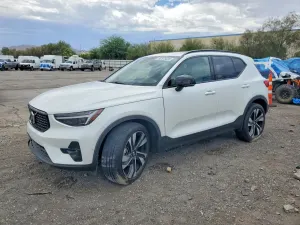 Volvo XC40 2.0L 4 2024