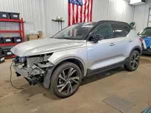 Volvo XC40 2.0L 4 2019