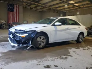 Hyundai Elantra 2.0L 4 2025