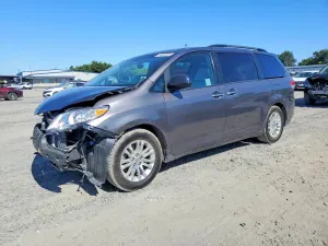Toyota Sienna 3.5L 6 2013