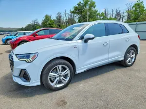 Audi Q3 2.0L 4 2024