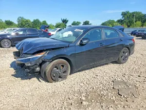 Hyundai Elantra 2.0L 4 2022