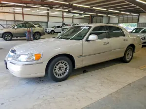 Lincoln Town Car 4.6L 8 1999