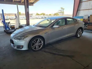 Tesla Model S 2013