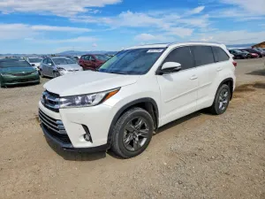 Toyota Highlander 3.5L 6 2017