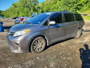 Toyota Sienna 3.5L 6 2018