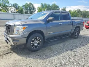 Nissan Titan 5.6L 8 2021
